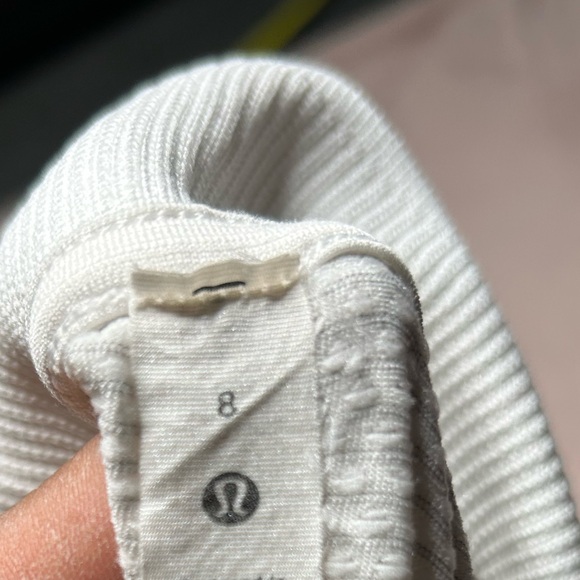 lululemon athletica Women's White Polo Shirt Size 8. - Picture 4 of 4
